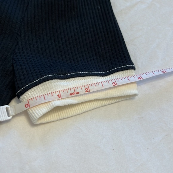 Sale! Classic JCrew elevated essentials T-shirt - Picture 4 of 6